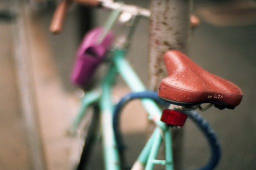 二楼直排粪水引发纷争，一楼居民投诉无果达六百多次