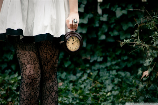 本年度首场极光绚丽登场，一场绚丽多彩的自然奇观