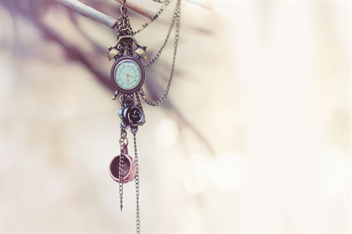 来月经有血块怎么治疗