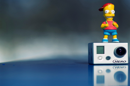 海洋馆内男子抽烟引发白鲸喷水浇灭事件,多角度解读新闻背后的故事