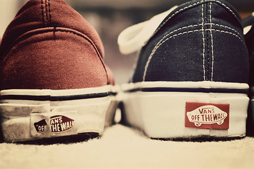 美国宣布对伊朗实施新制裁，全球反响与后续影响深度解析