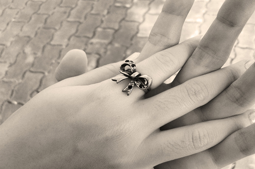 遭遇抢劫的惊魂瞬间，歹徒枪击170万现金当事人深度访谈揭示事件真相